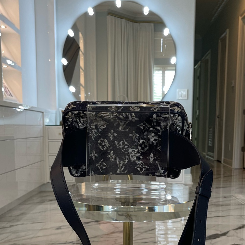 🌟 SOLD 🌟 NWT Louis Vuitton Monogram Tapestry Outdoor Bumbag - Picture 3 of 12